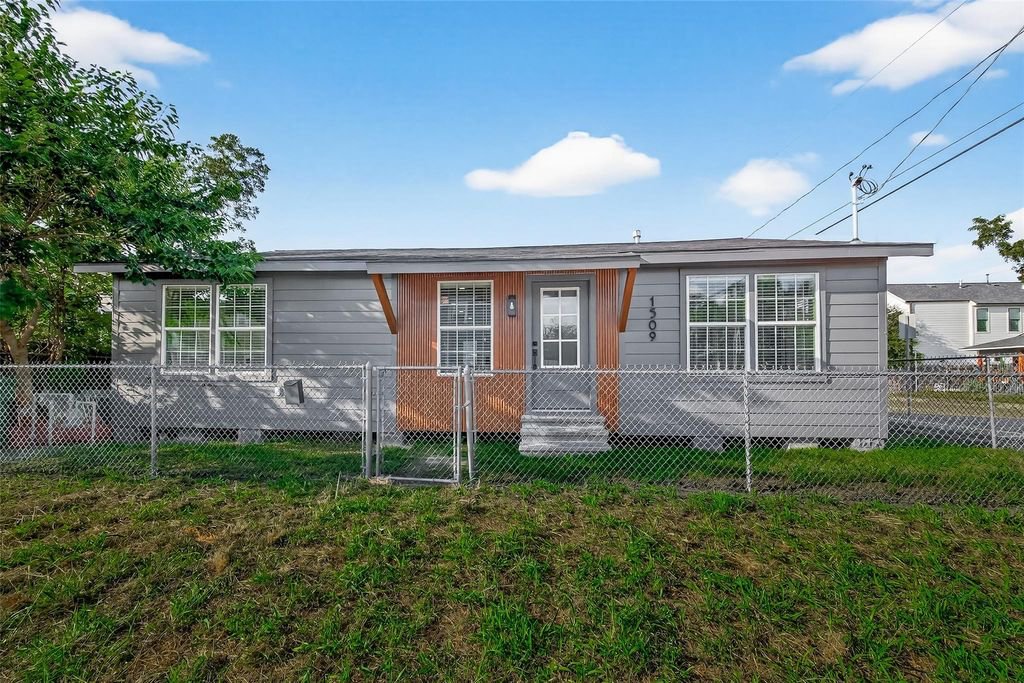 1509 completed exterior remodeling, full front view